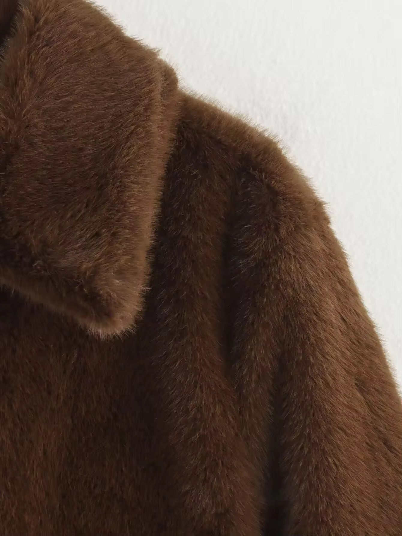 VESTE COURTE EFFET FOURRURE