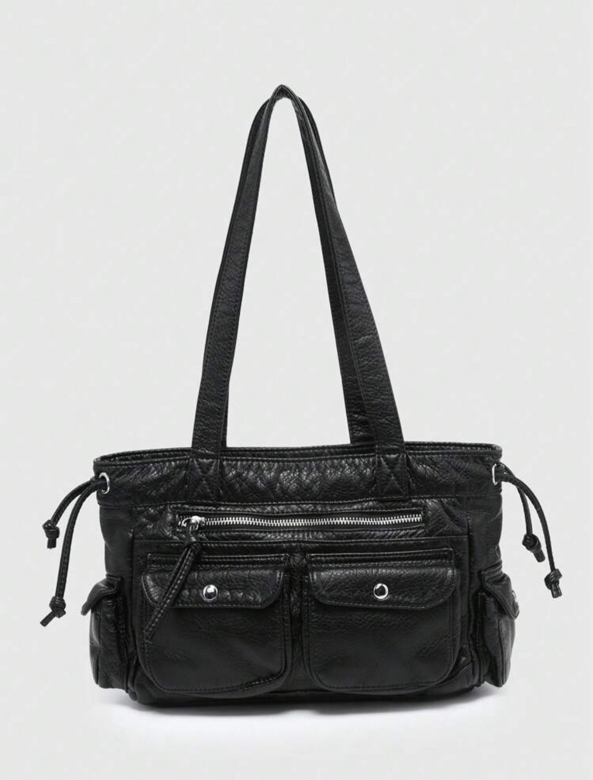 SAC À MAIN AVEC DÉCORATION MÉTALLIQUE