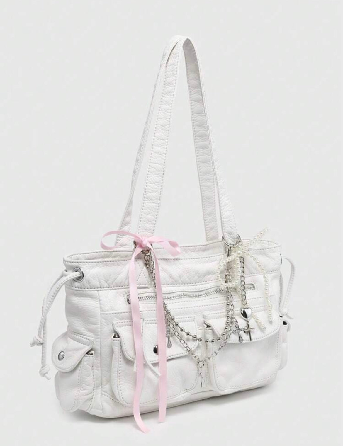 SAC À MAIN AVEC DÉCORATION MÉTALLIQUE