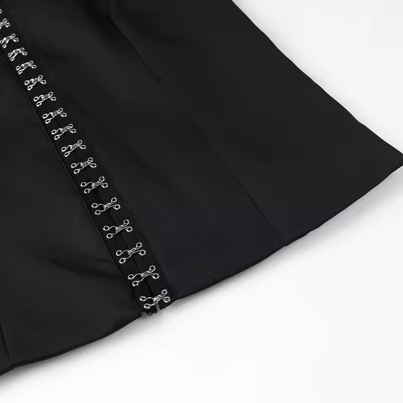 GILET SANS MANCHES À DÉTAILS DE FERMETURE DÉCORATIFS