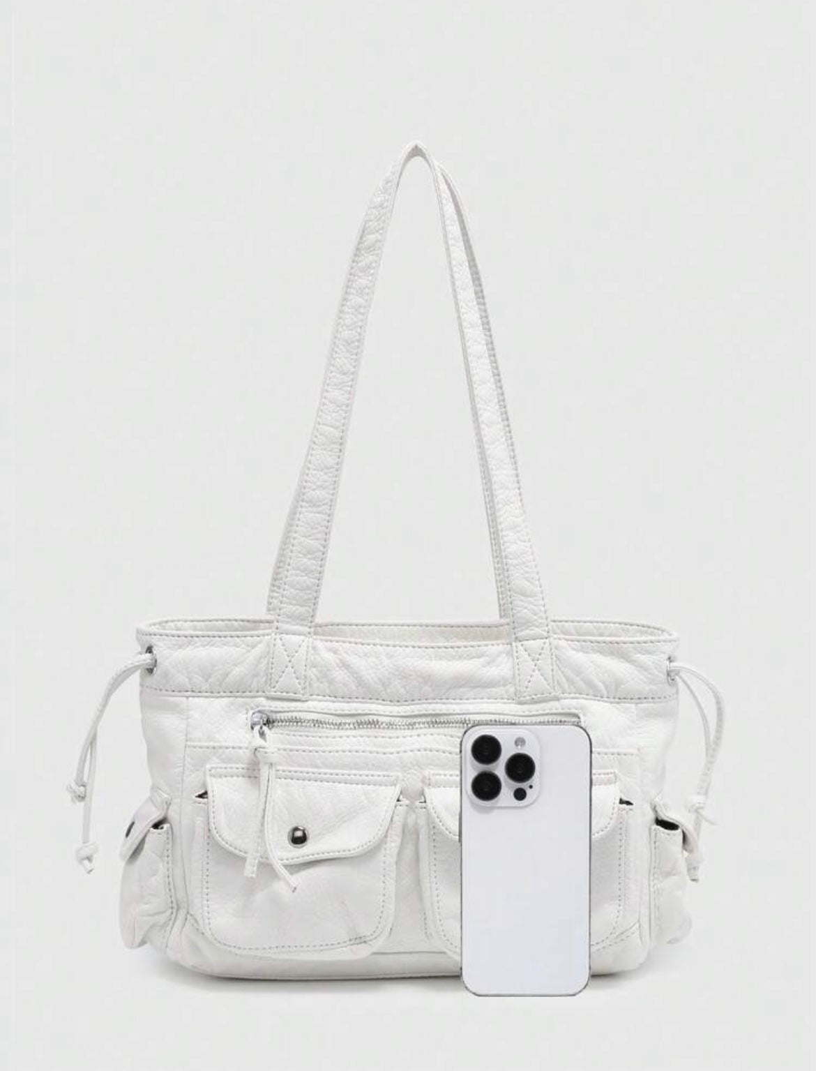 SAC À MAIN AVEC DÉCORATION MÉTALLIQUE
