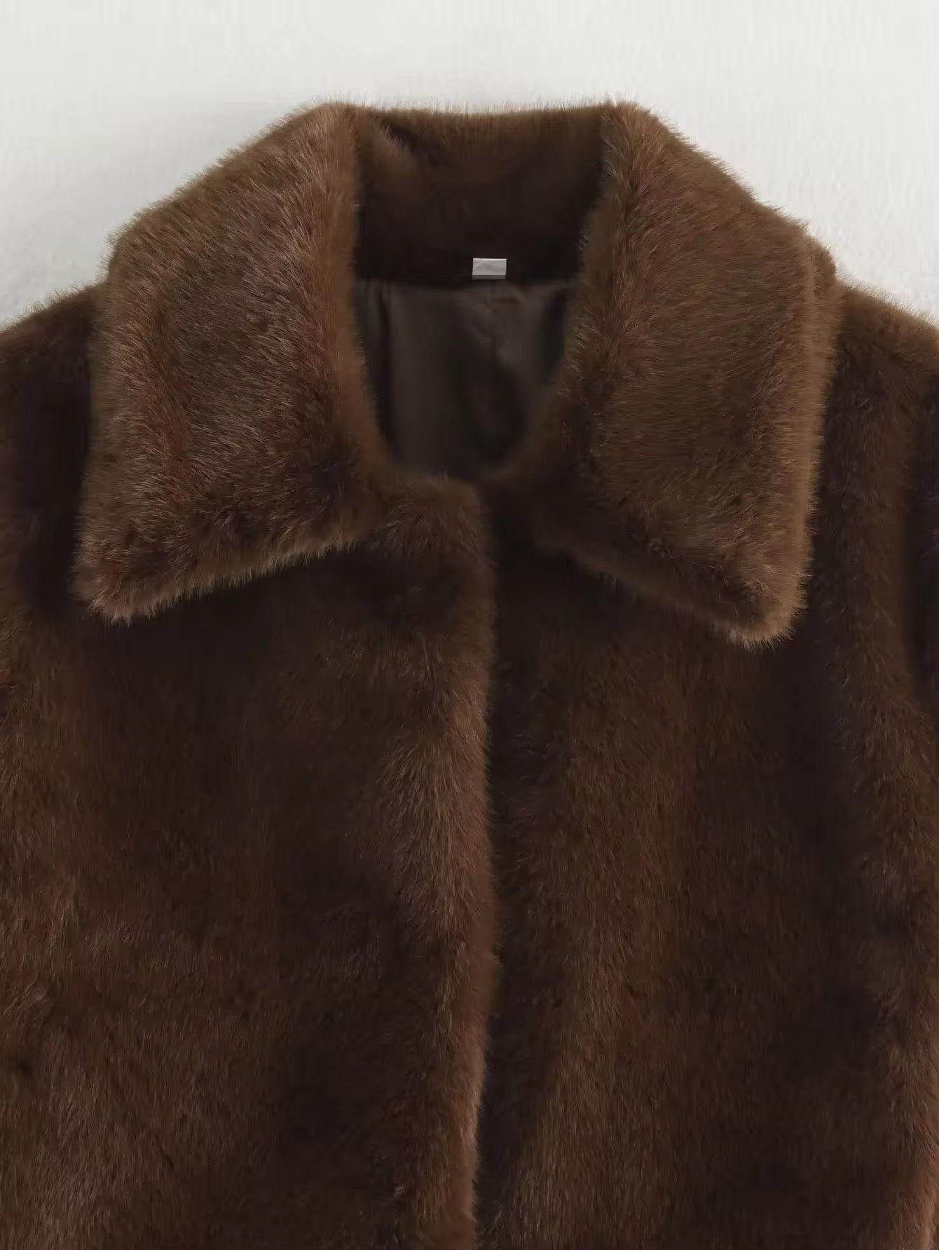 VESTE COURTE EFFET FOURRURE