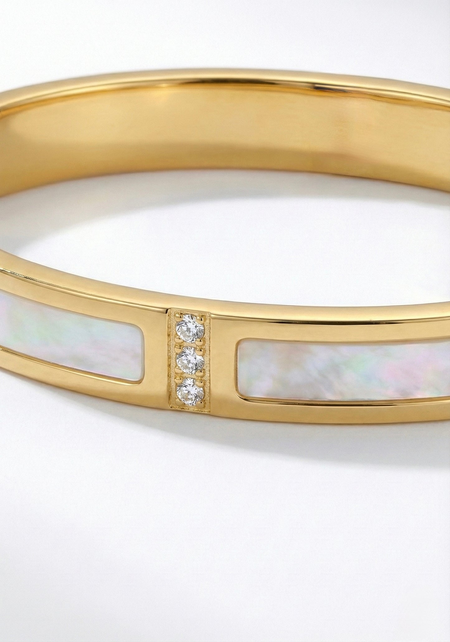 Stainless steel bracelets • Women