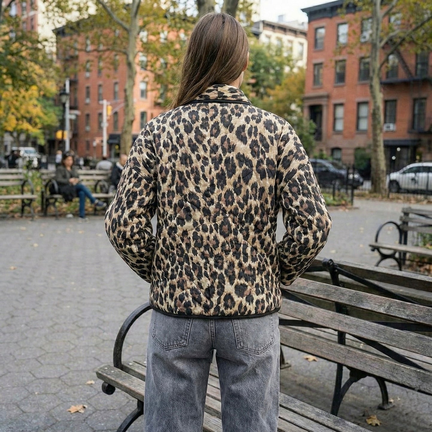 VESTE COURTE MOTIF LÉOPARD STRUCTURÉE