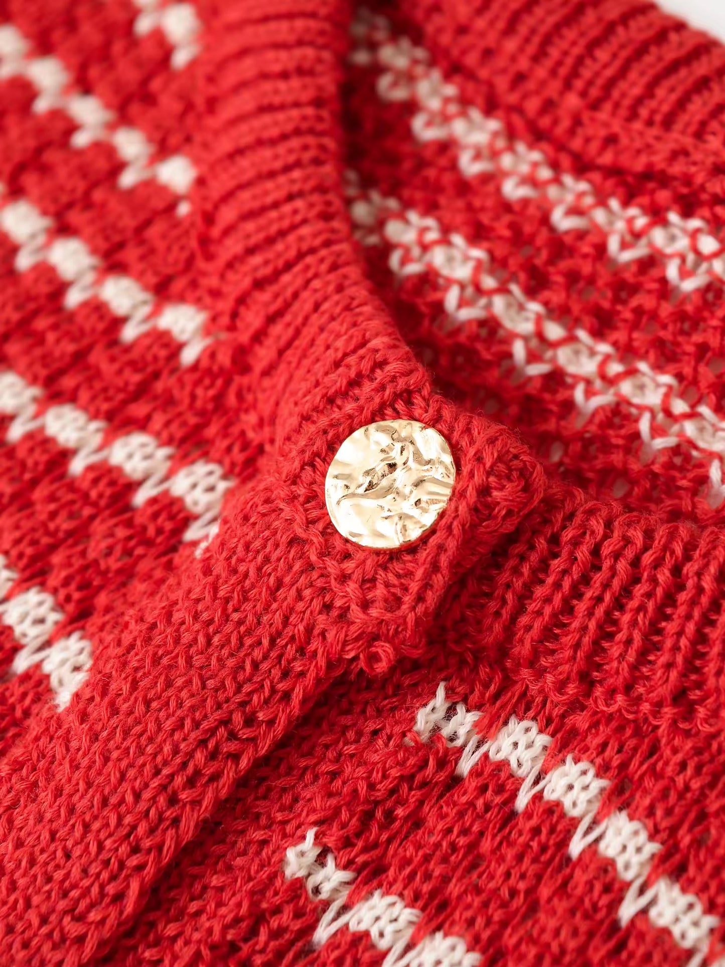GILET RAYÉ À BOUTONS TEXTURÉS