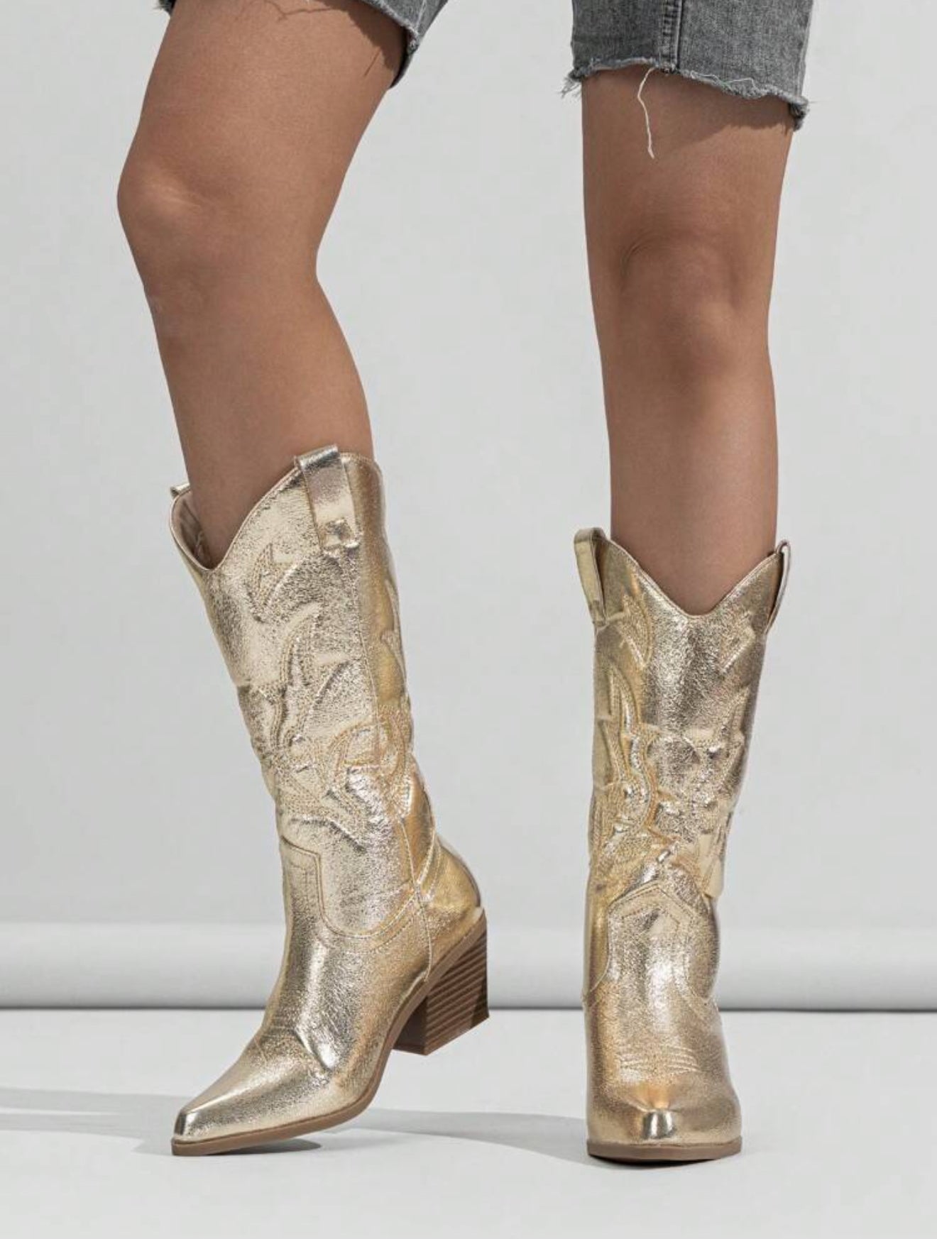 BOTTES MÉTALLIQUES SCULPTÉES