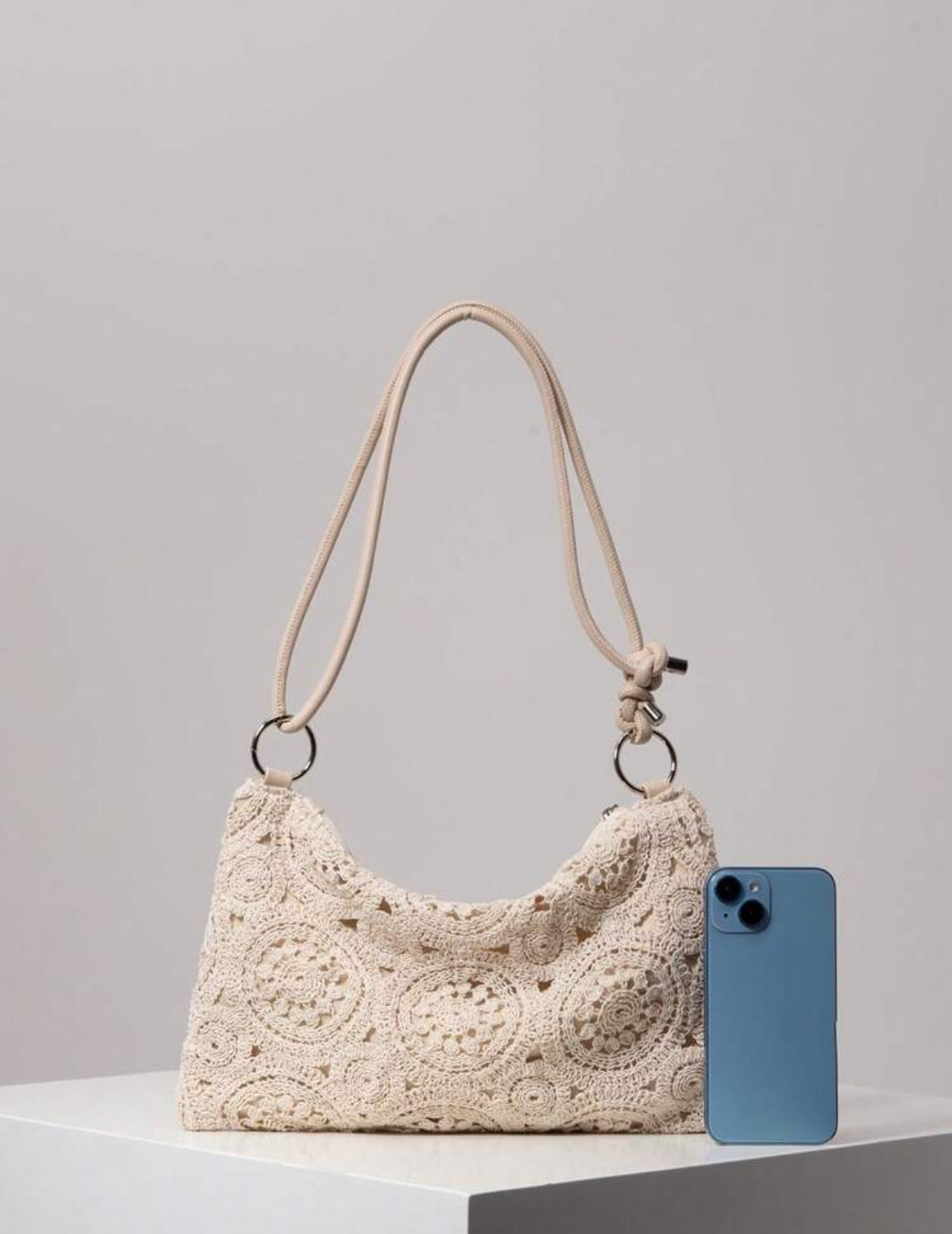 SAC À MAIN TRESSÉ À MOTIF FLORAL