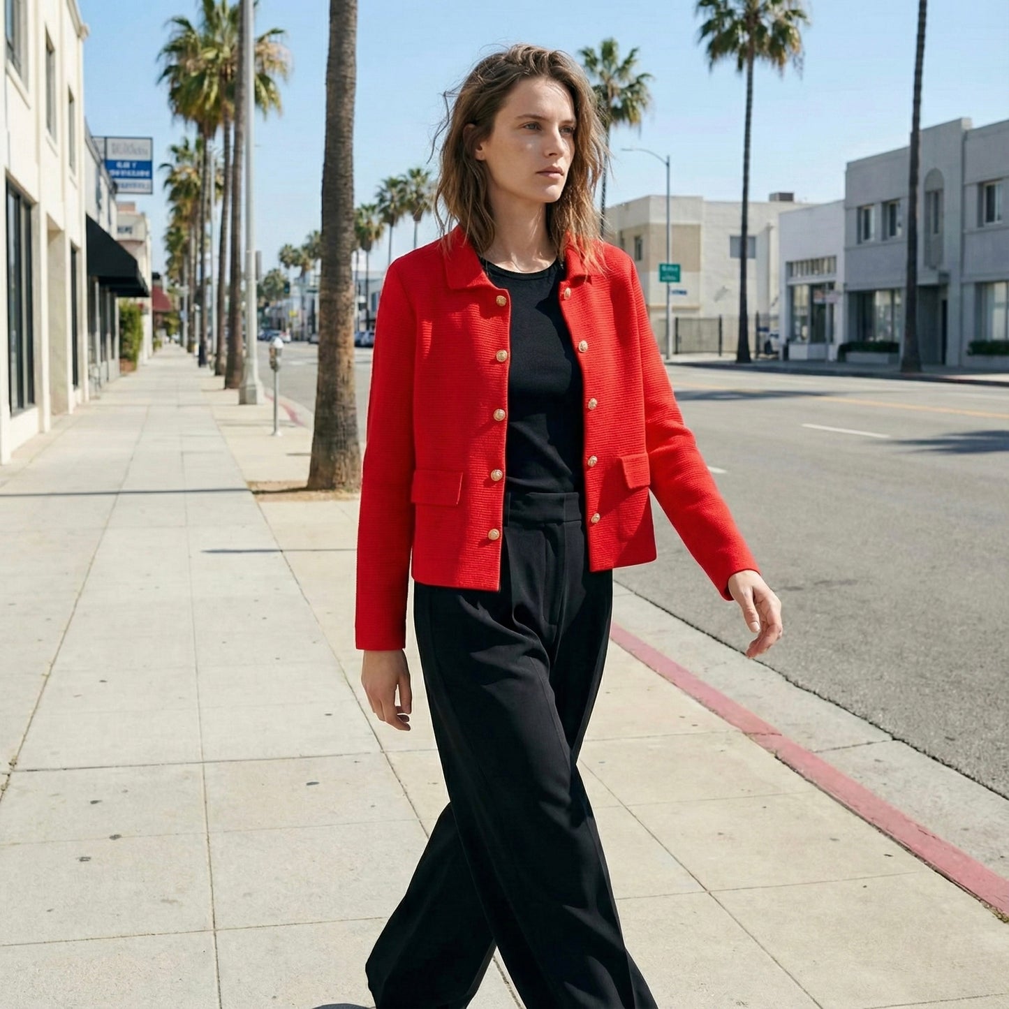 VESTE COURTE TEXTURÉE À DOUBLE BOUTONNAGE