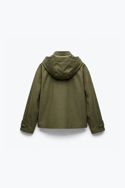 VESTE COURTE À CAPUCHE ET COL CHEMISE