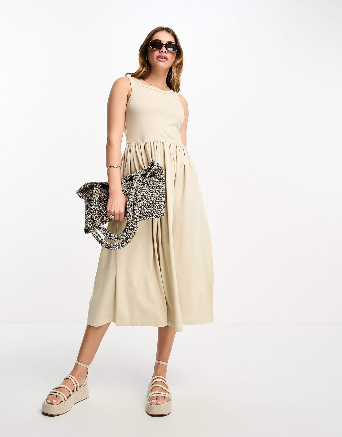 ROBE MI-LONGUE À TAILLE ÉLASTIQUÉE