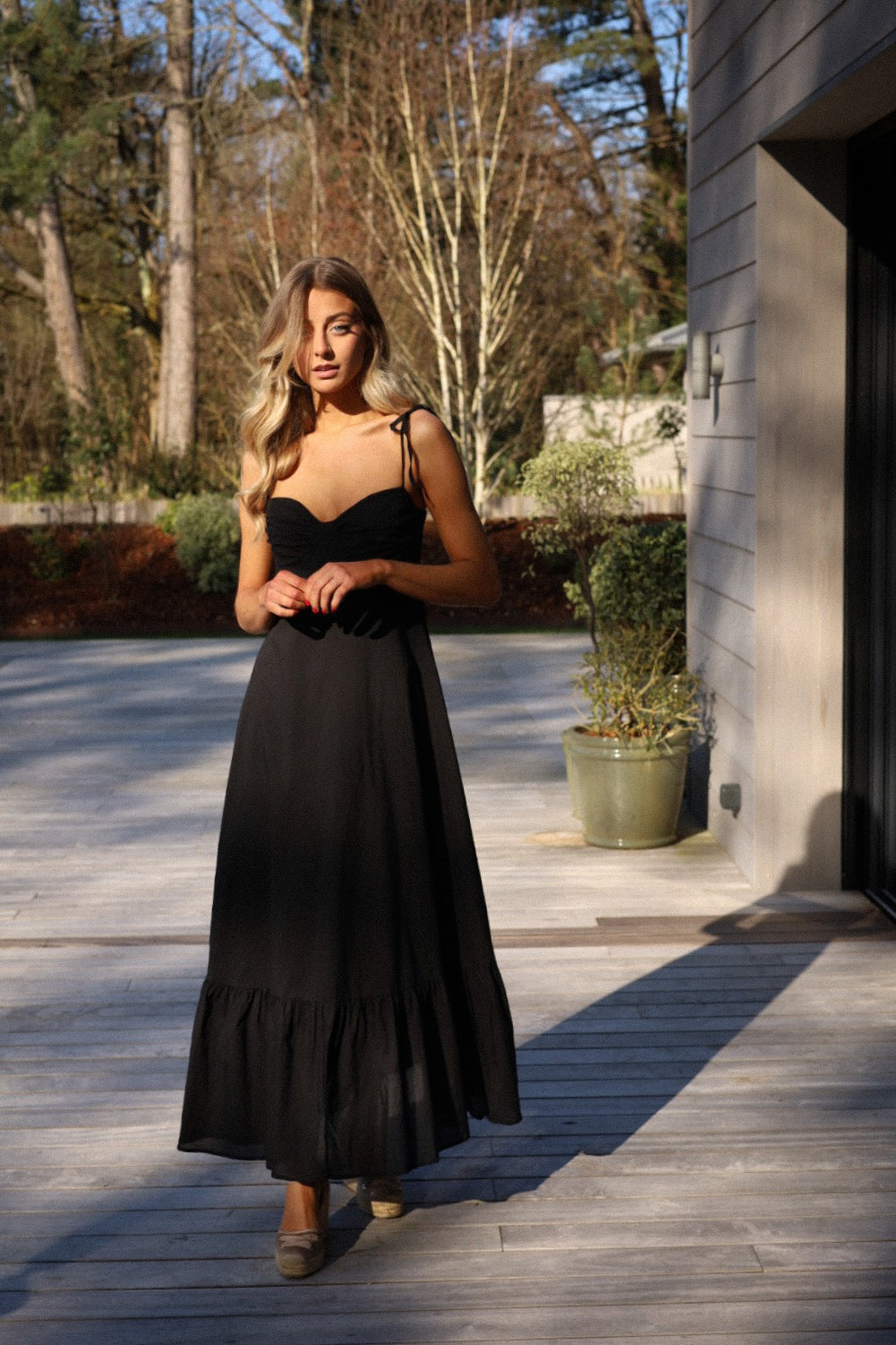 ROBE MI-LONGUE À BRETELLES