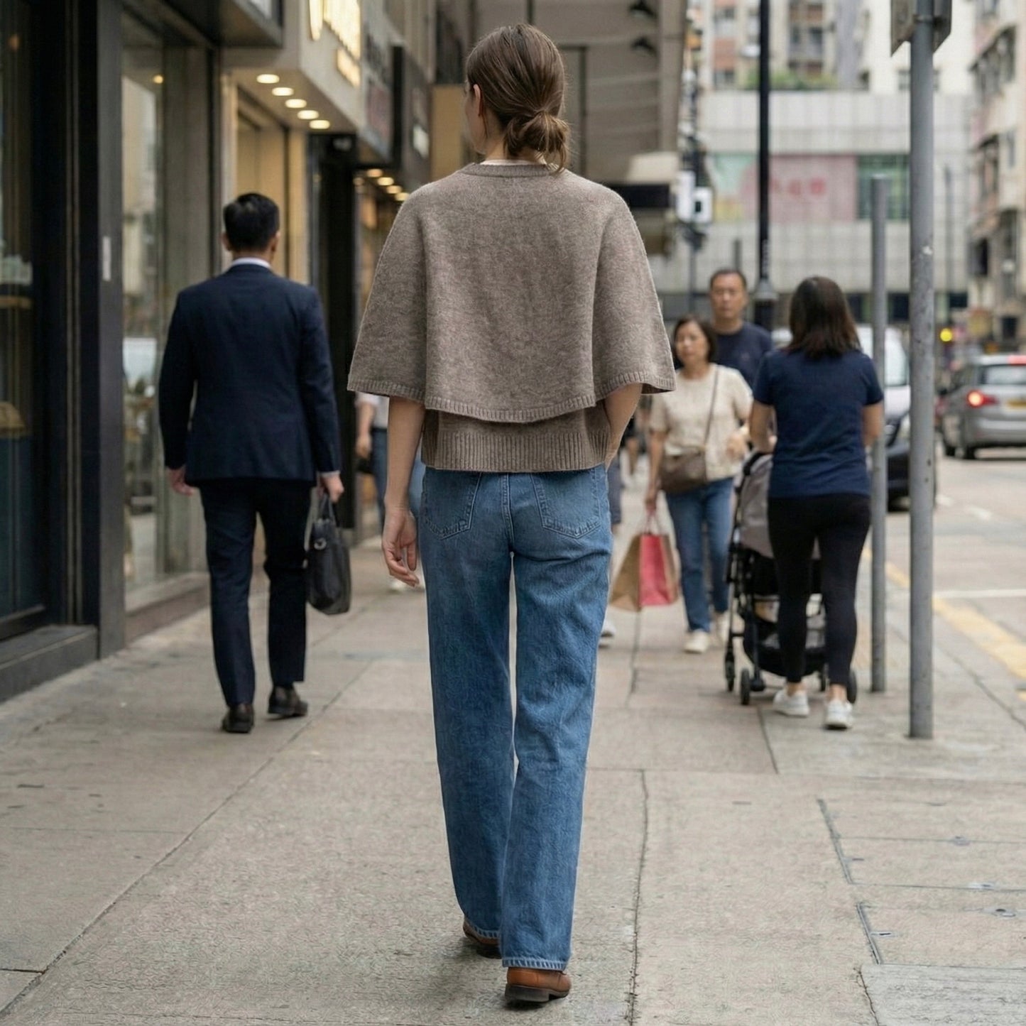 CAPE BOUTONNÉE EN MAILLE STRUCTURÉE