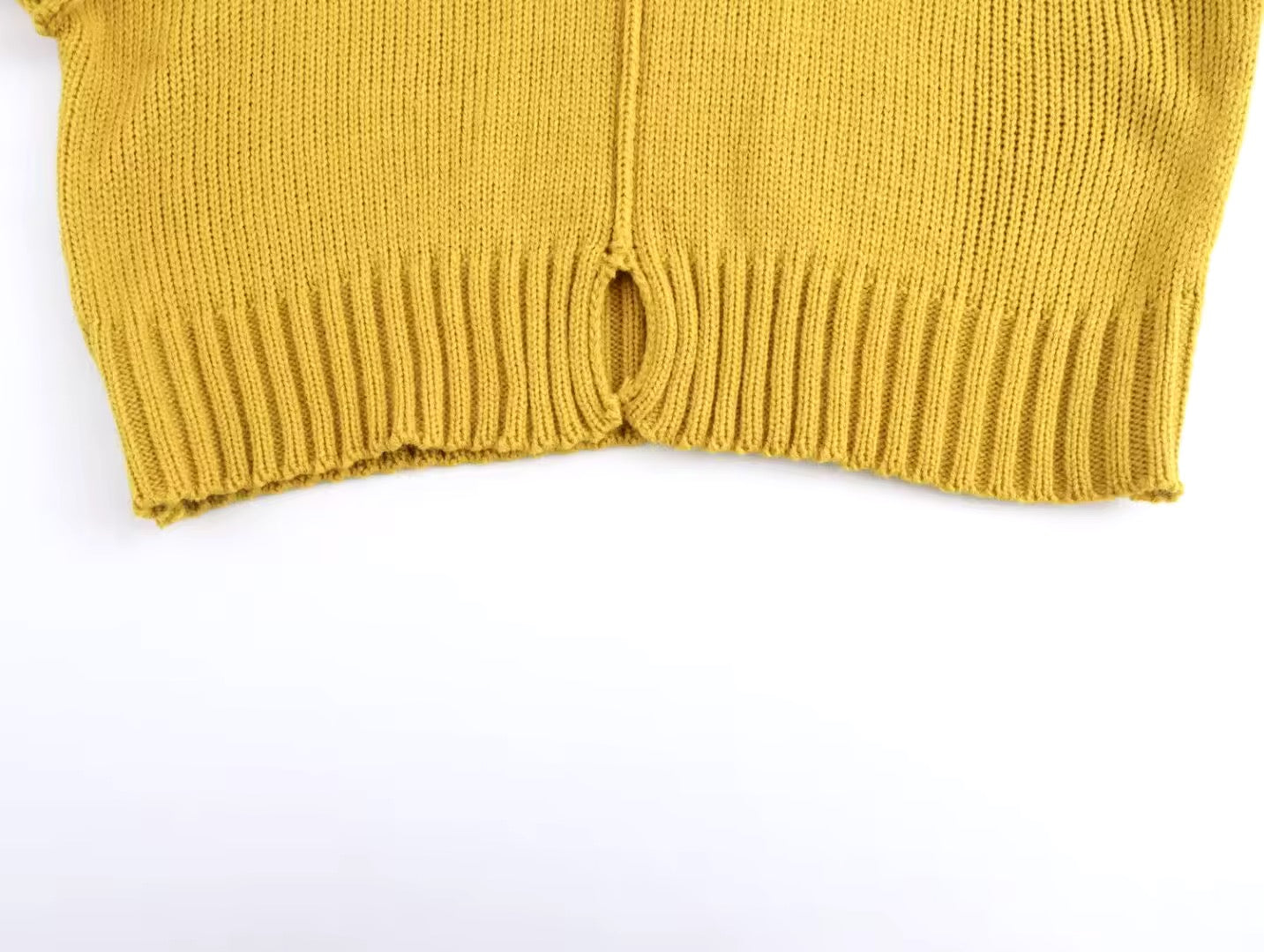 PULL STRUCTURÉ À DÉTAIL CENTRAL