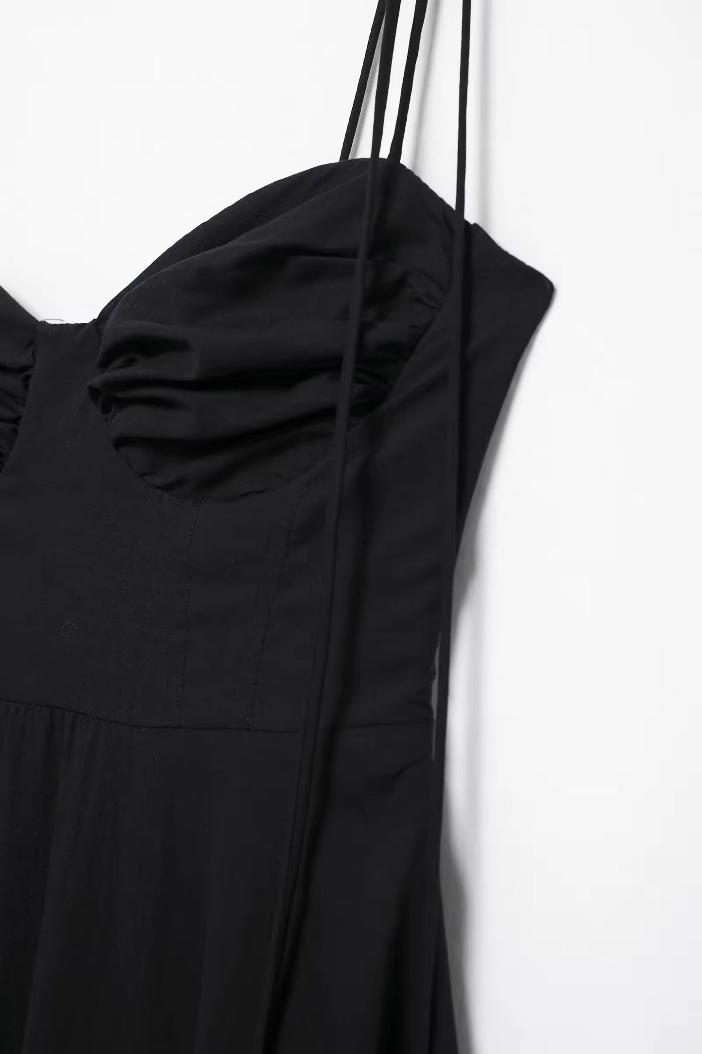 ROBE MI-LONGUE À BRETELLES