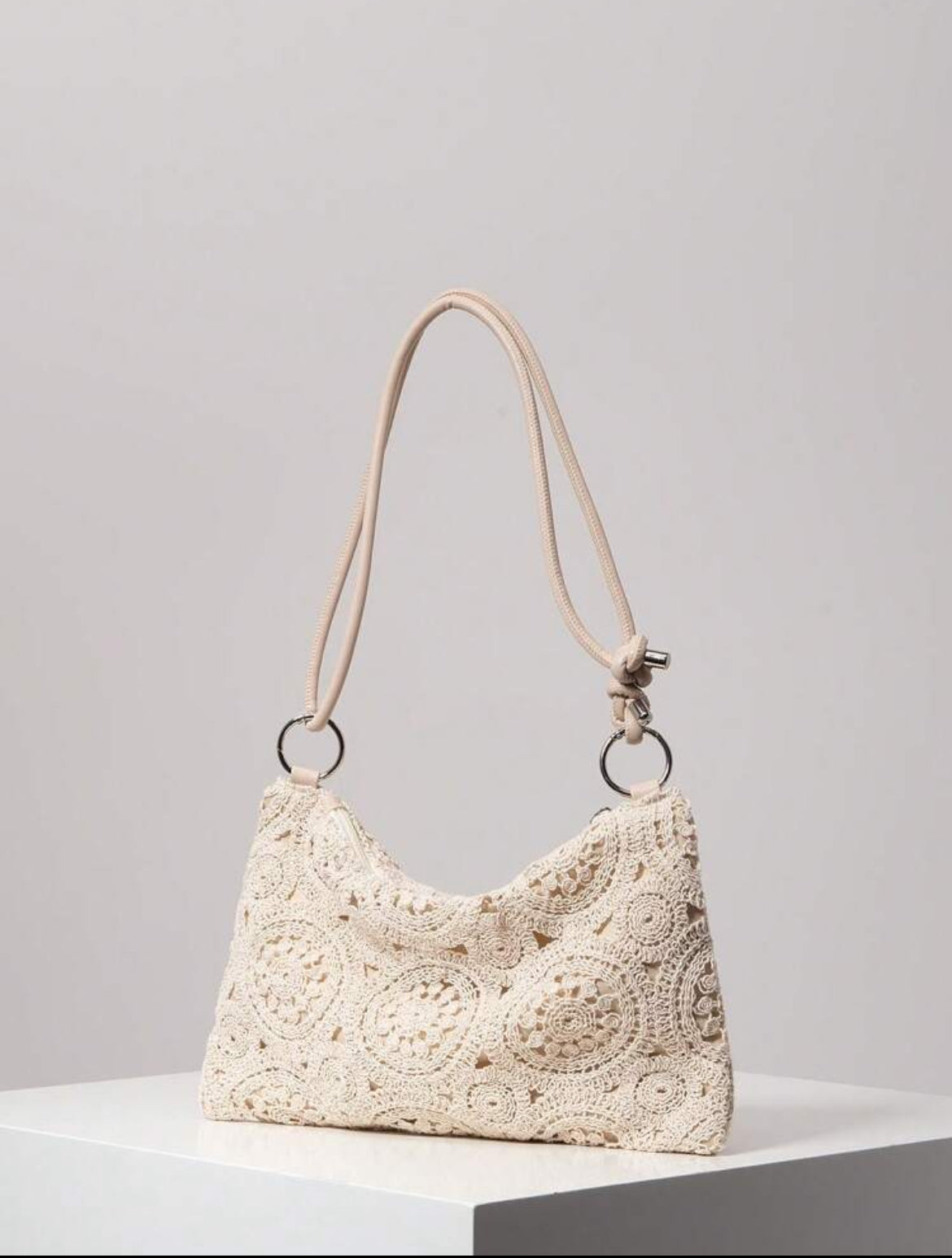 SAC À MAIN TRESSÉ À MOTIF FLORAL