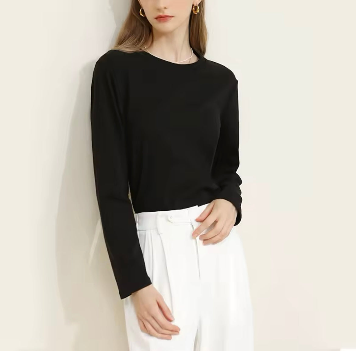 T-SHIRT A MANICA LUNGA CON SCOLLO ROTONDO