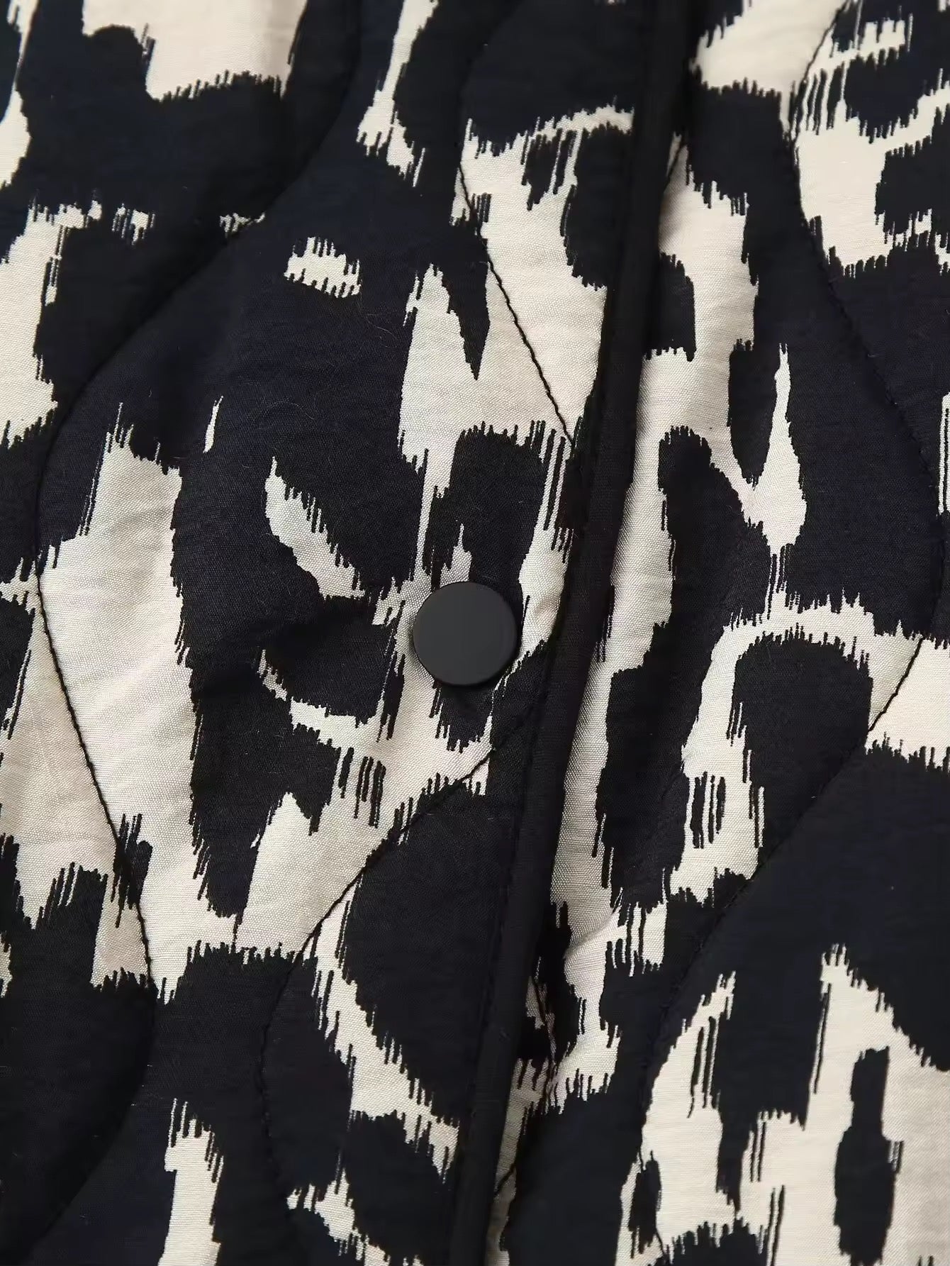 BLOUSON MATELASSÉ IMPRIMÉ IKAT