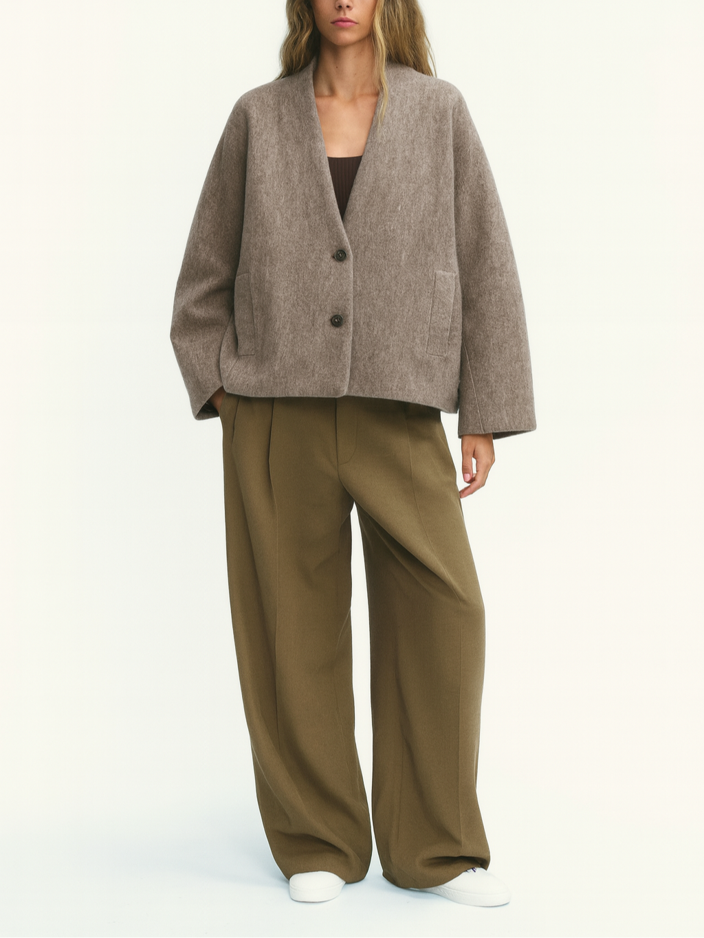 V-neck buttoned jacket • Women
