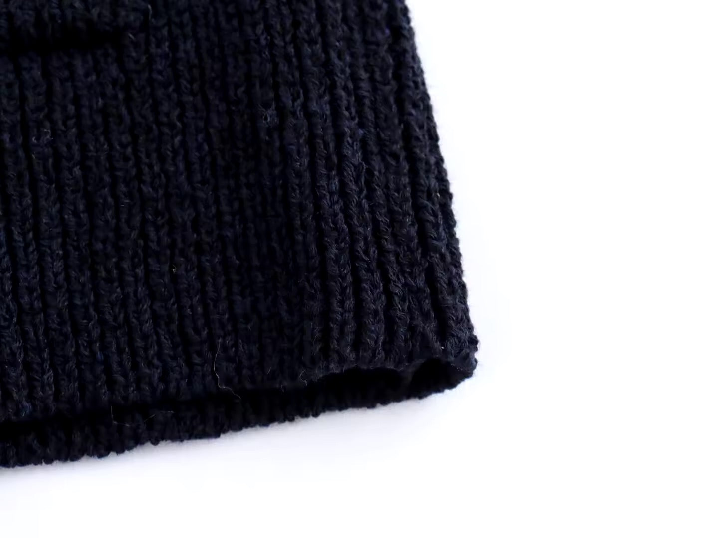 GILET EN MAILLE STRUCTURÉE À BOUTONS DORÉS