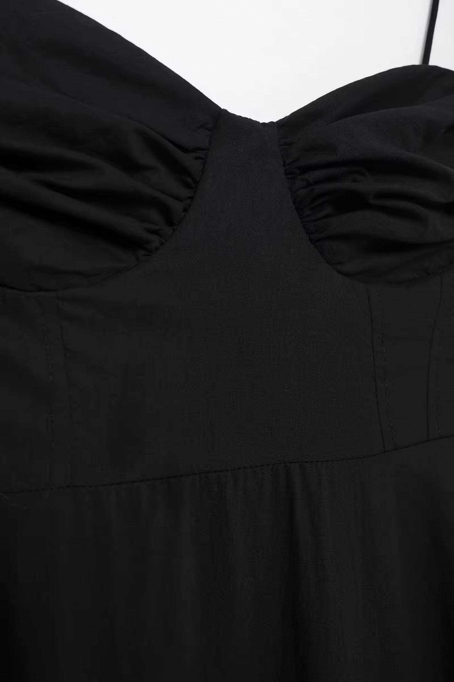 ROBE MI-LONGUE À BRETELLES