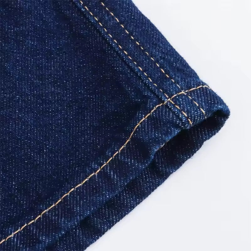 SHORT EN DENIM AVEC CEINTURE ASYMÉTRIQUE