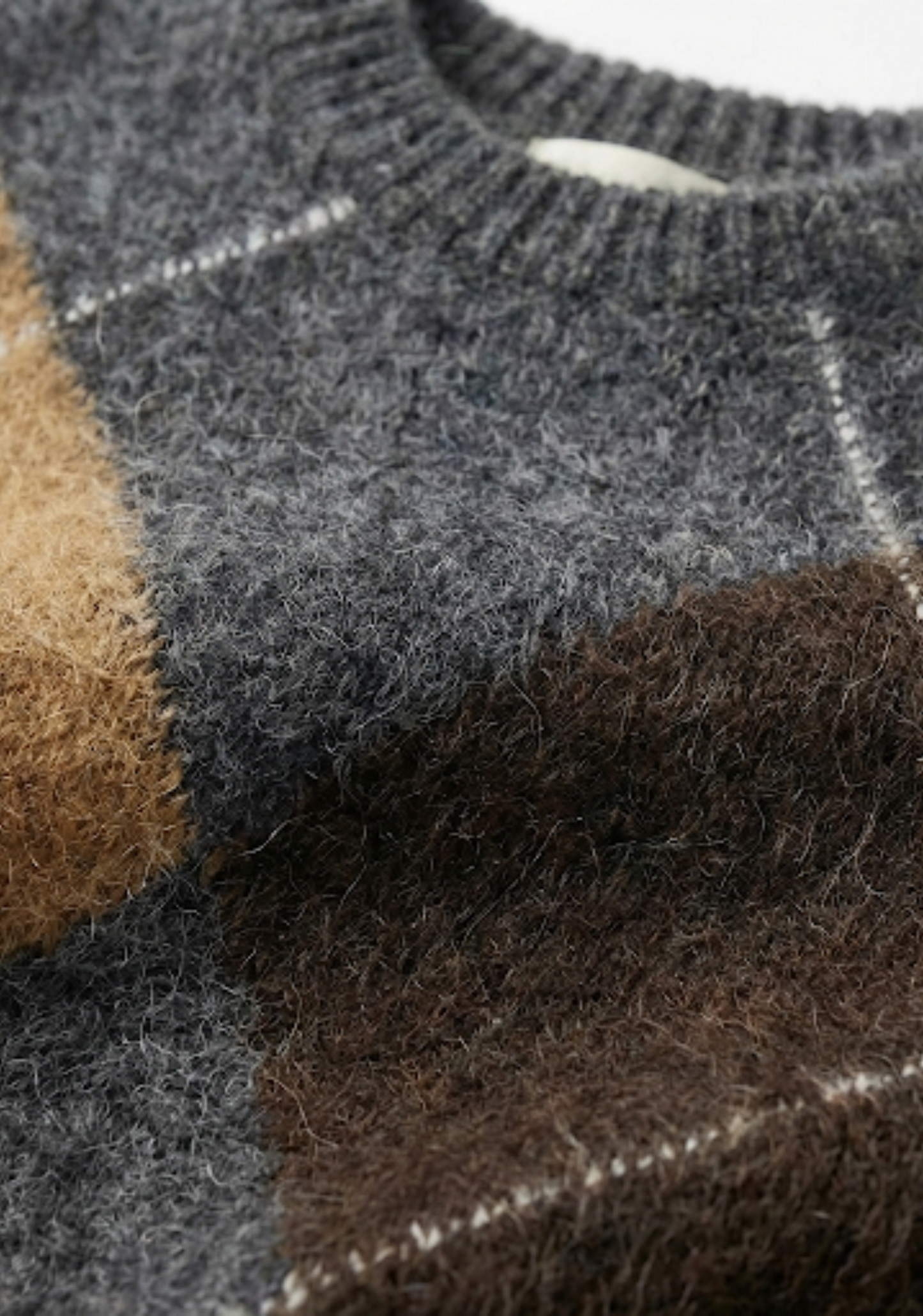 MAGLIA CON MOTIVO A ROMBI