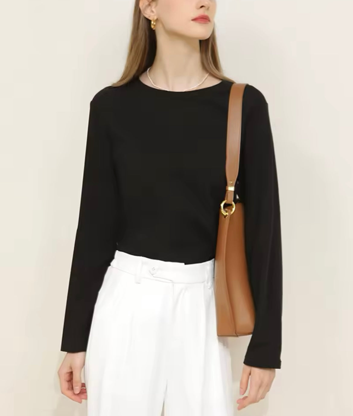 T-SHIRT A MANICA LUNGA CON SCOLLO ROTONDO
