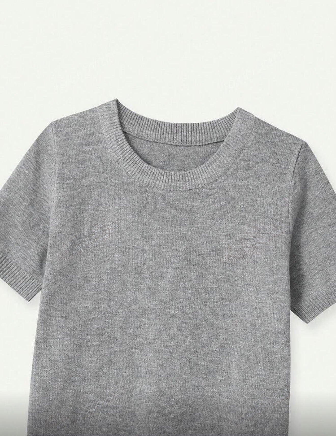 TOP EN MAILLE À MANCHES COURTES