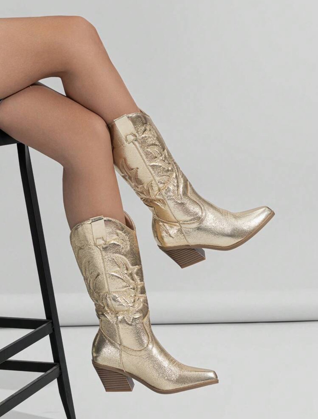 BOTTES MÉTALLIQUES SCULPTÉES