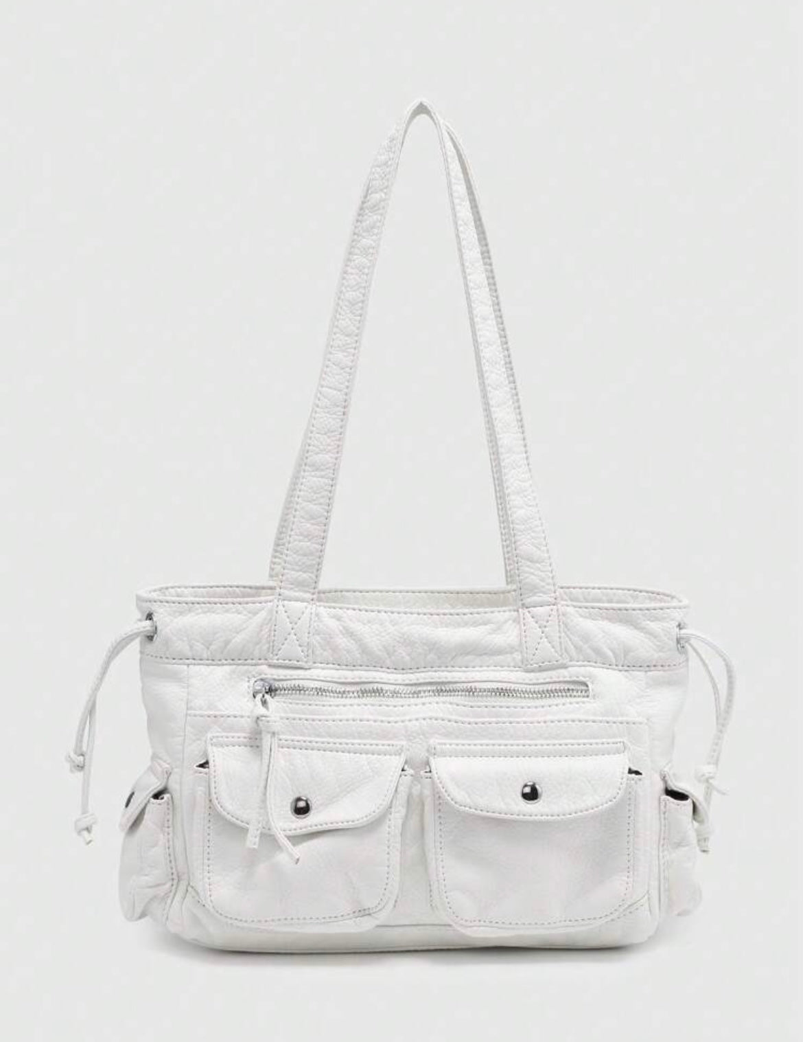 SAC À MAIN AVEC DÉCORATION MÉTALLIQUE