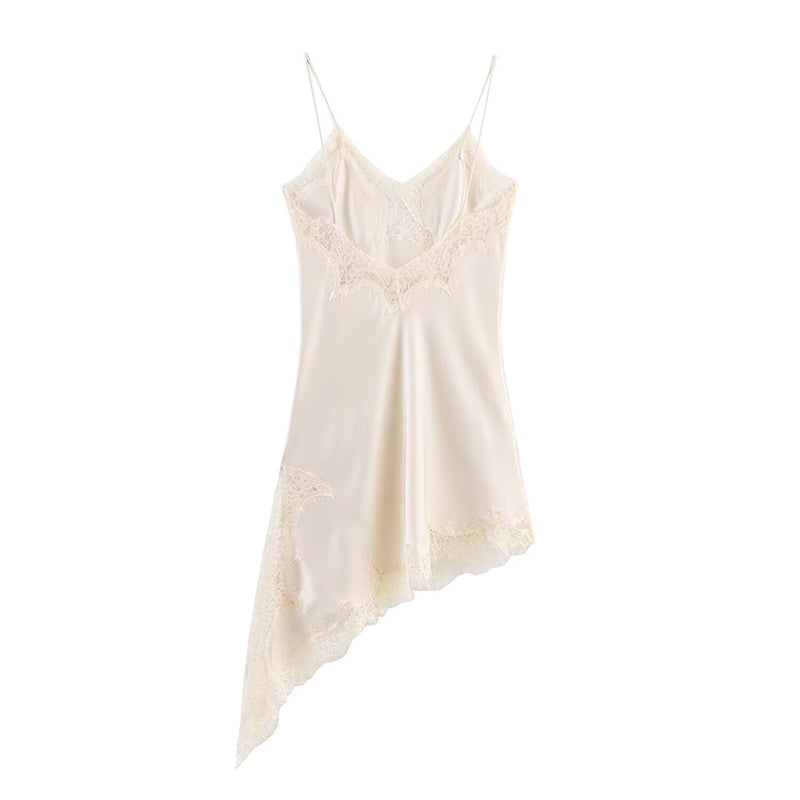 ROBE ASYMÉTRIQUE EN DENTELLE