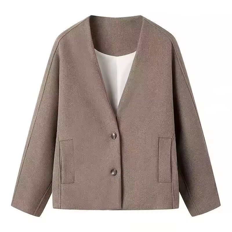 V-neck buttoned jacket • Women