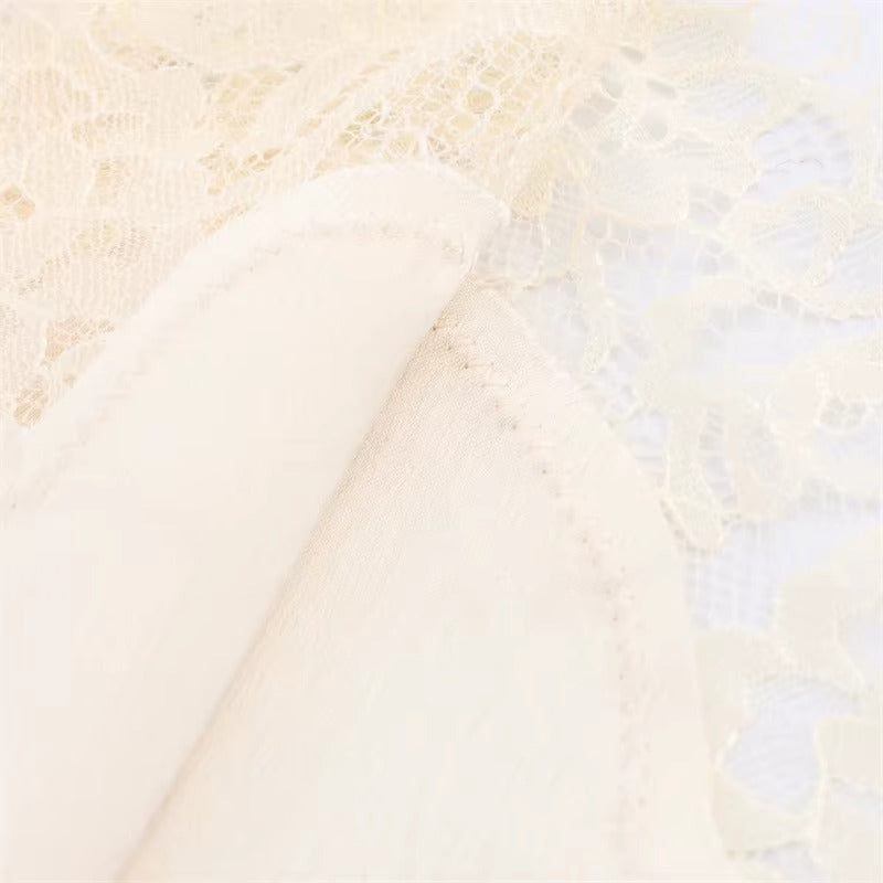 ROBE ASYMÉTRIQUE EN DENTELLE