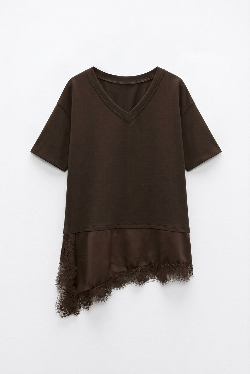 T-SHIRT ASYMÉTRIQUE AVEC DENTELLE