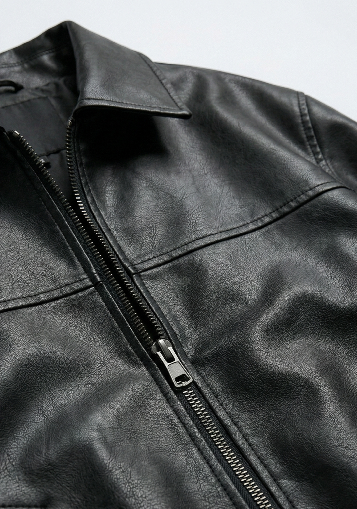 BLOUSON ZIPPÉ À POCHES GÉOMÉTRIQUES