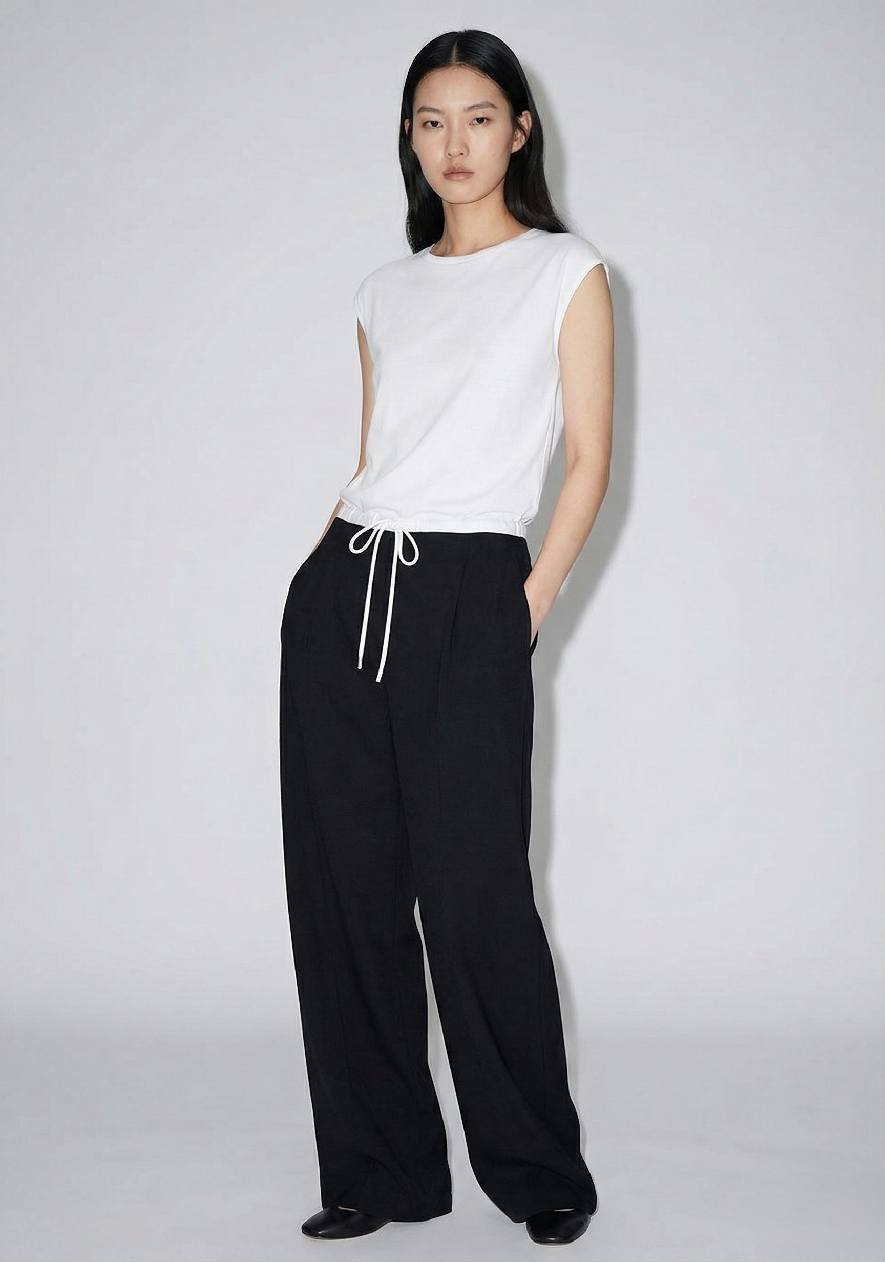 PANTALON LARGE À CORDON CONTRASTANT