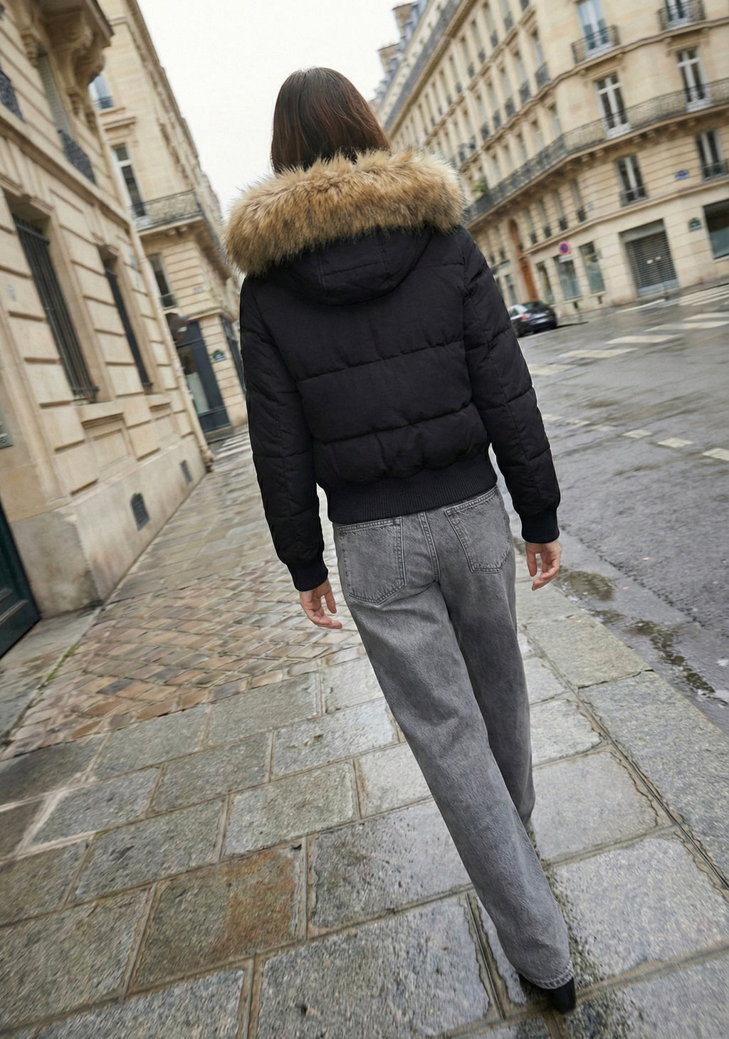 DOUDOUNE COURTE À CAPUCHE BORDÉE