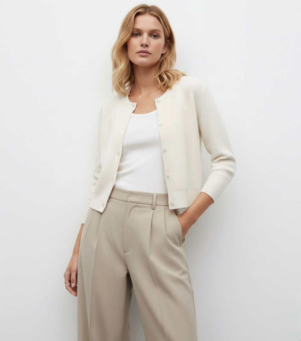 ROBE COURTE À MANCHES LONGUES VOLANTÉES