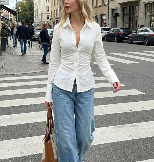 CHEMISE AJUSTÉE À BOUTONNAGE CENTRAL