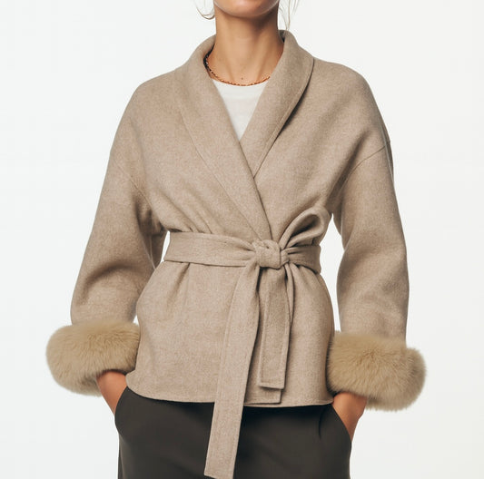 Cappotto tuide con maniche in pelliccia