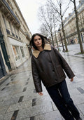 VESTE DROITE À COL LARGE ET PANNEAUX TEXTURÉS