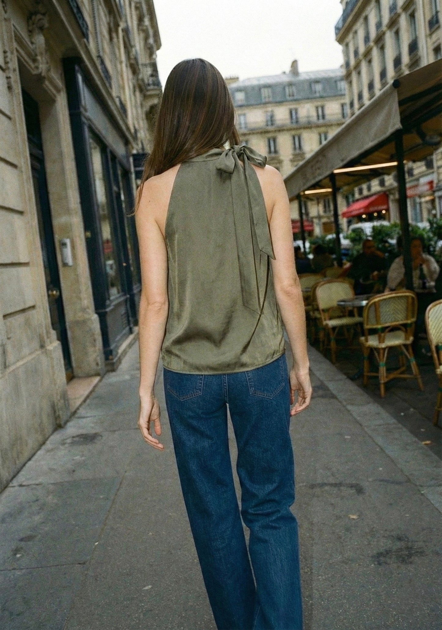 TOP FLUIDE À COL NOUÉ