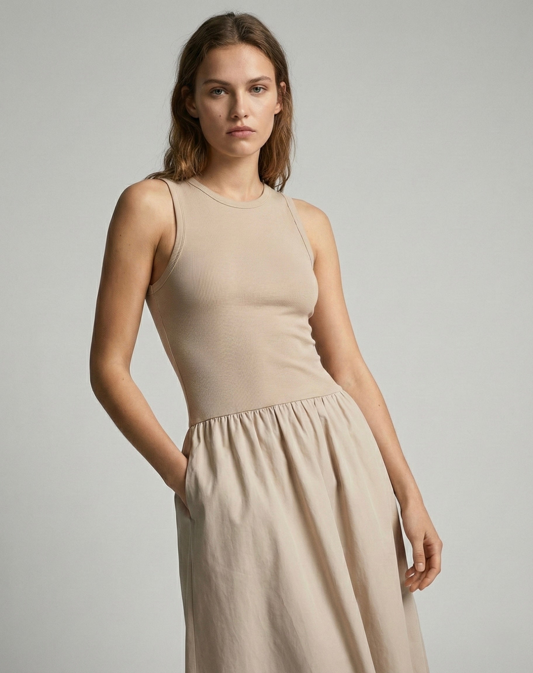 ABITO DI MEDIA LUNGHEZZA CON VITA ELASTICIZZATA