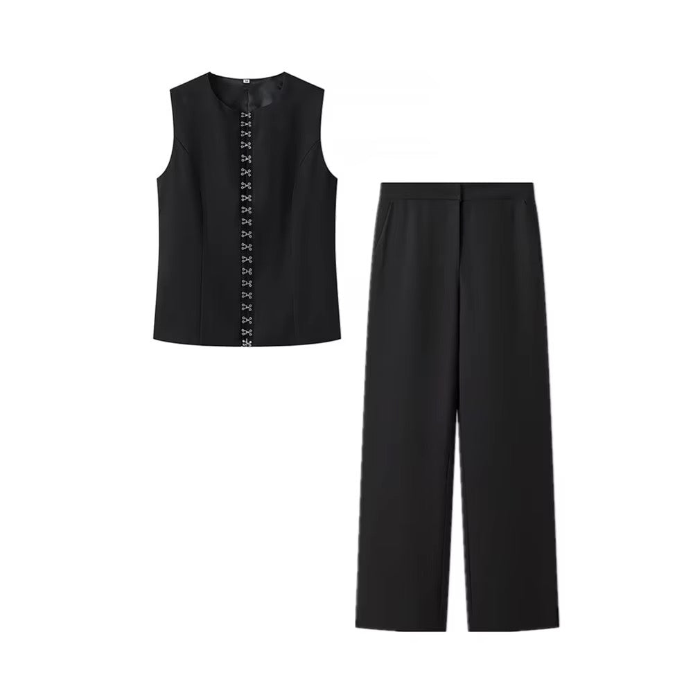 GILET SANS MANCHES À DÉTAILS DE FERMETURE DÉCORATIFS