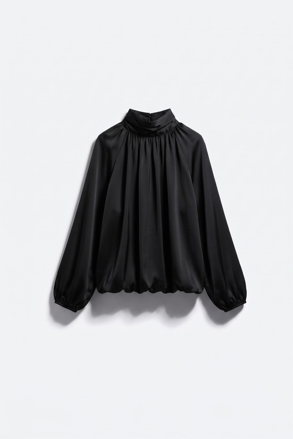 BLOUSE FLUIDE SATINÉE À OURLET BOULE