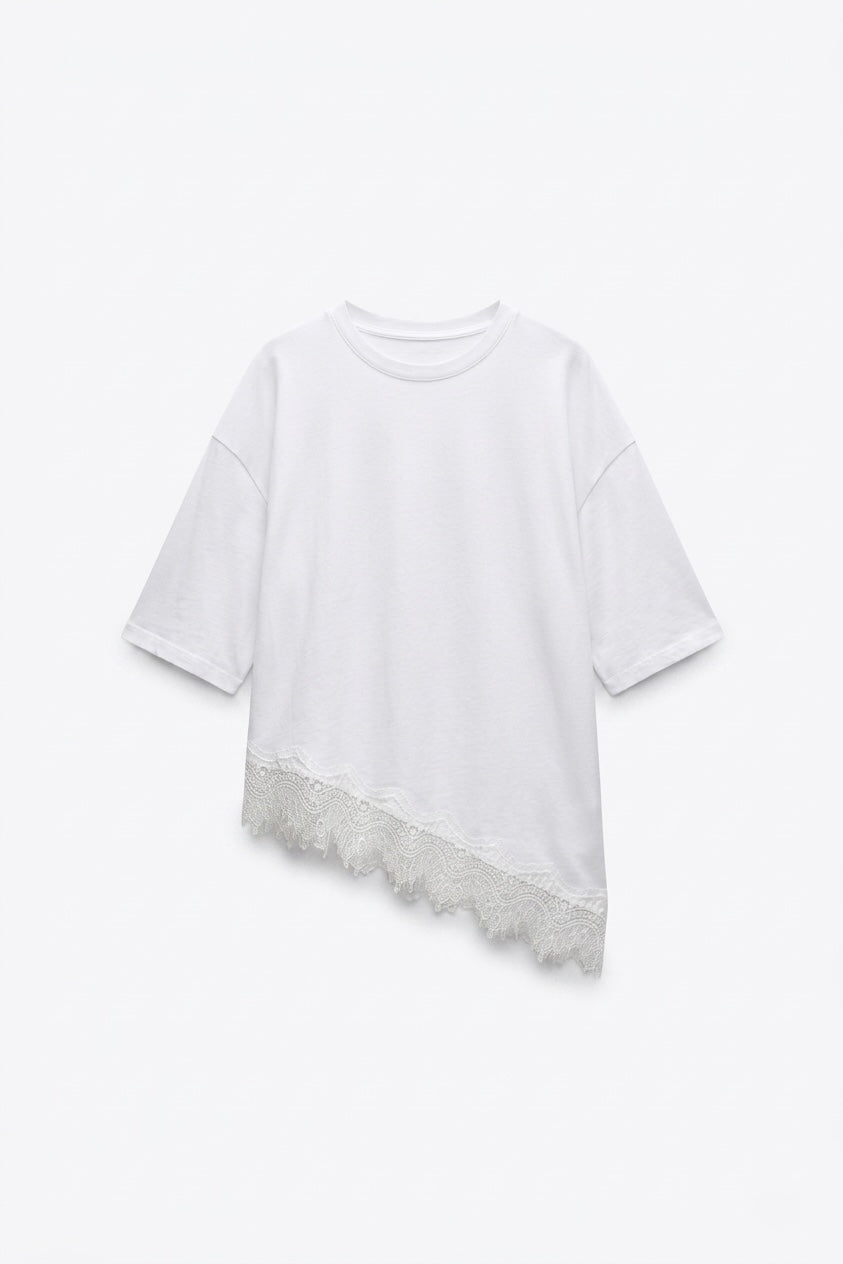 T-SHIRT ASYMÉTRIQUE AVEC DENTELLE
