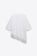 T-SHIRT ASYMÉTRIQUE AVEC DENTELLE