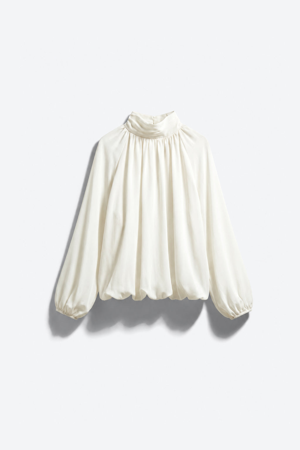 BLOUSE FLUIDE SATINÉE À OURLET BOULE