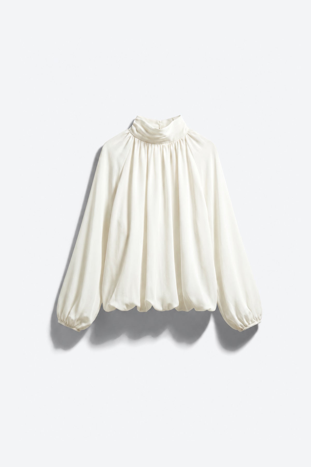 BLOUSE FLUIDE SATINÉE À OURLET BOULE