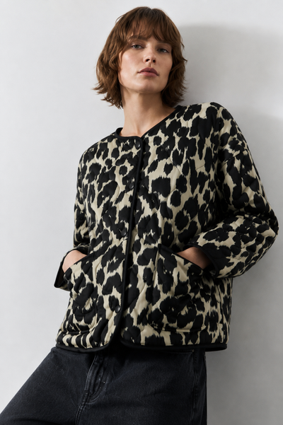 VESTE MATELASSÉE À IMPRIMÉ LÉOPARD